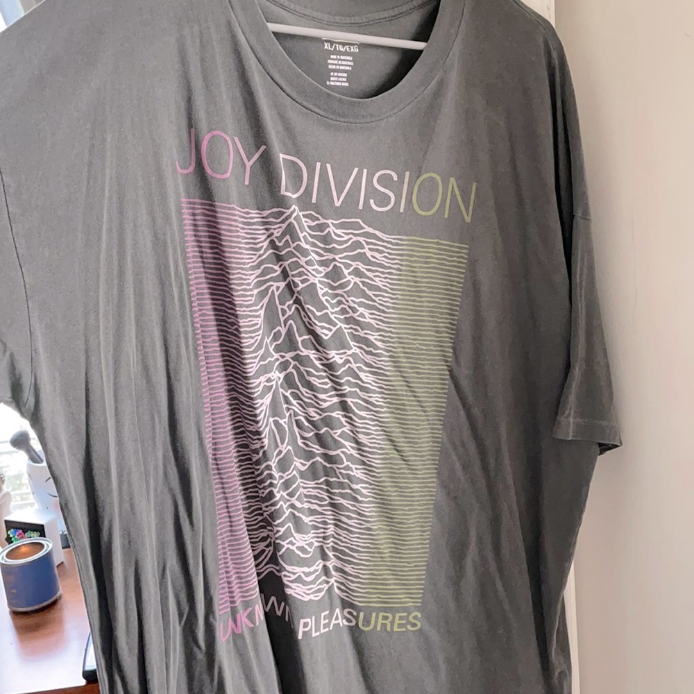 Oversized graphic tee